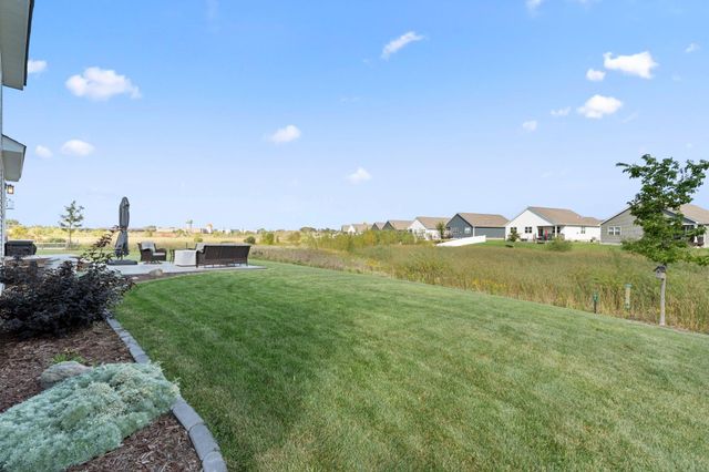 1821 Dauwalter Circle, Carver, MN 55315