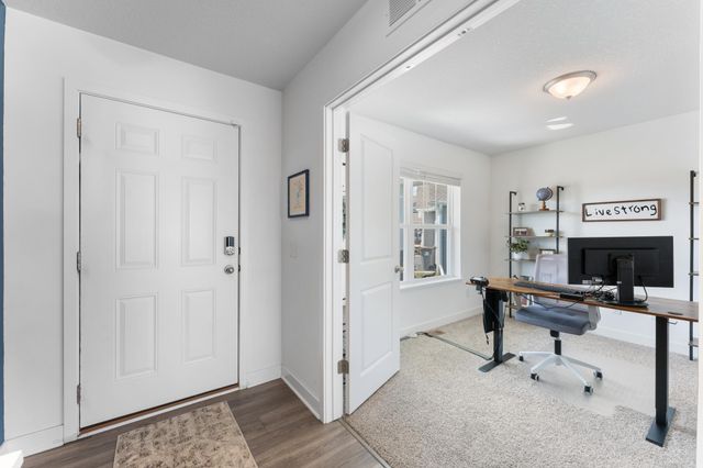 1821 Dauwalter Circle, Carver, MN 55315