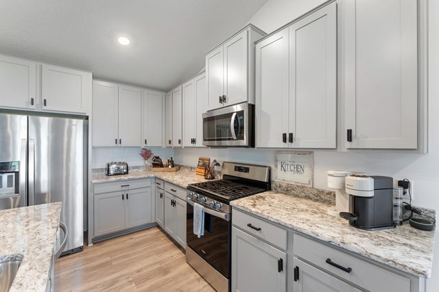 1821 Dauwalter Circle, Carver, MN 55315