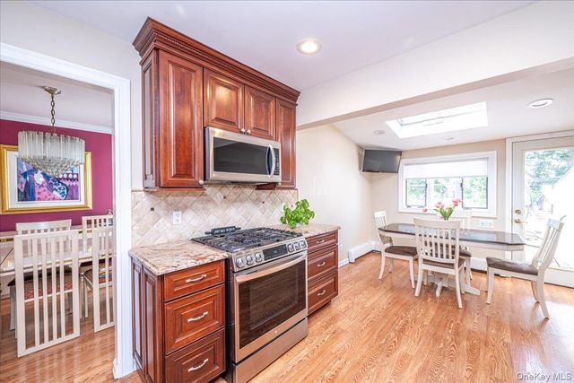 38 Colony Lane, Syosset, NY 11791