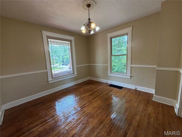 902 Royal Street, Alton, IL 62002