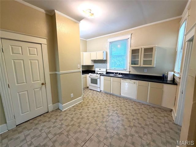 902 Royal Street, Alton, IL 62002