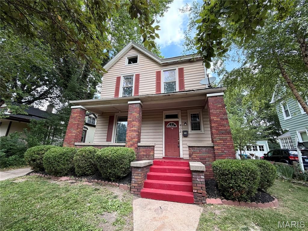 902 Royal Street, Alton, IL 62002