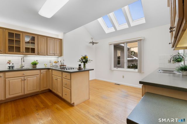 12 Elizabeth Court 12, Stonington, CT 06355