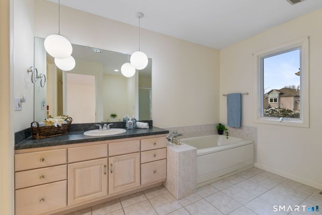 12 Elizabeth Court 12, Stonington, CT 06355