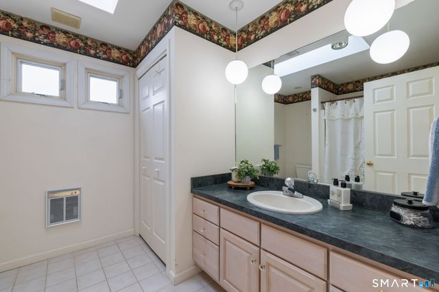 12 Elizabeth Court 12, Stonington, CT 06355