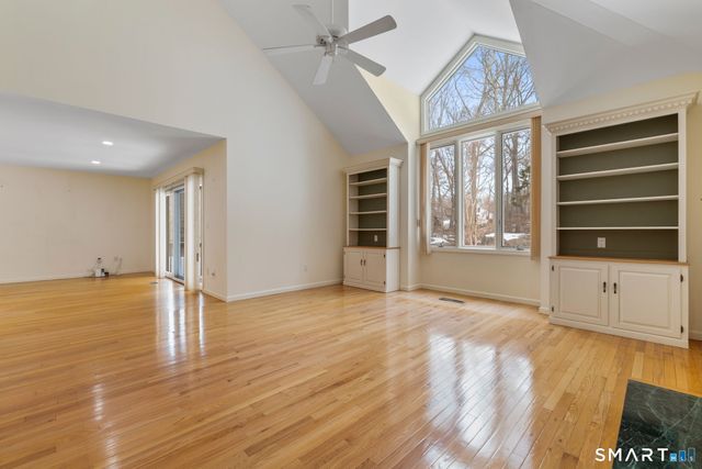 12 Elizabeth Court 12, Stonington, CT 06355