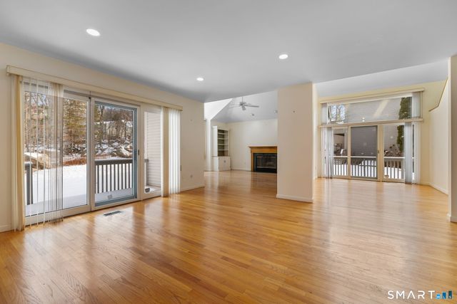 12 Elizabeth Court 12, Stonington, CT 06355