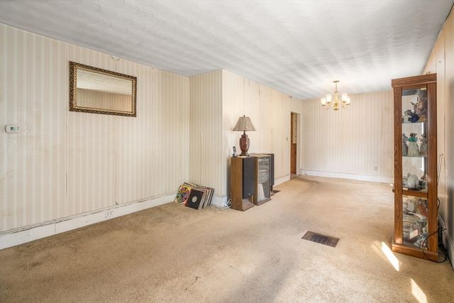 25 Curve St, Newton, MA 02465