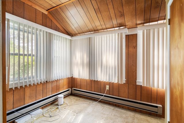 25 Curve St, Newton, MA 02465