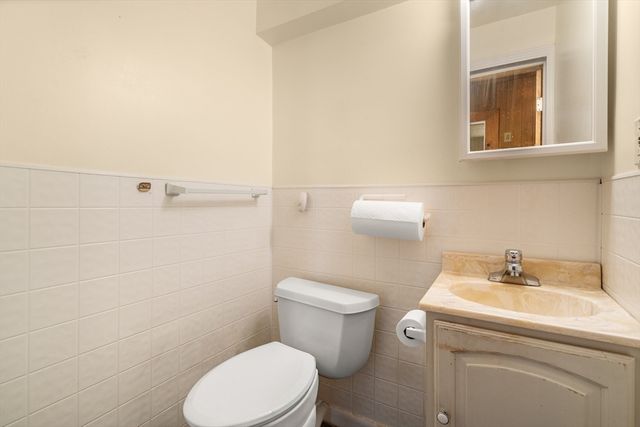25 Curve St, Newton, MA 02465