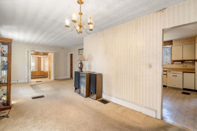 25 Curve St, Newton, MA 02465
