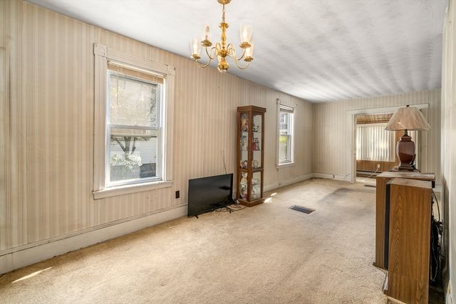 25 Curve St, Newton, MA 02465