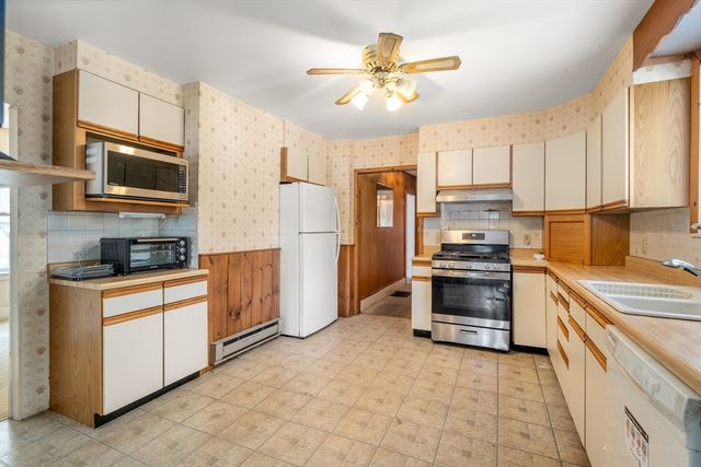 25 Curve St, Newton, MA 02465