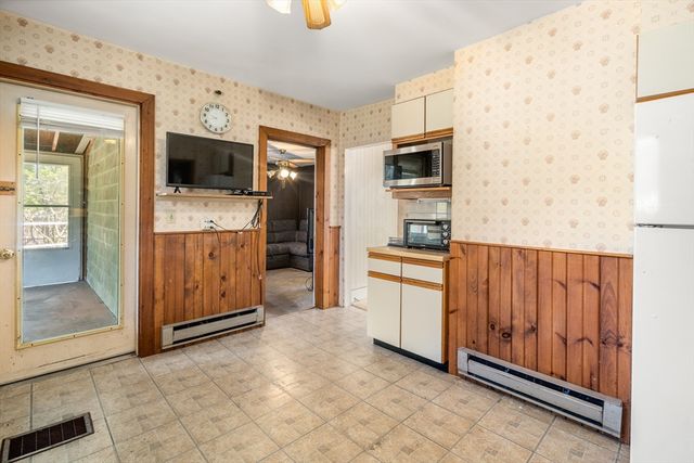 25 Curve St, Newton, MA 02465