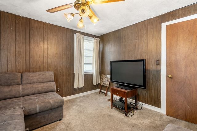 25 Curve St, Newton, MA 02465