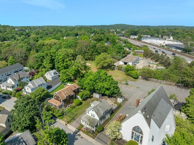 25 Curve St, Newton, MA 02465