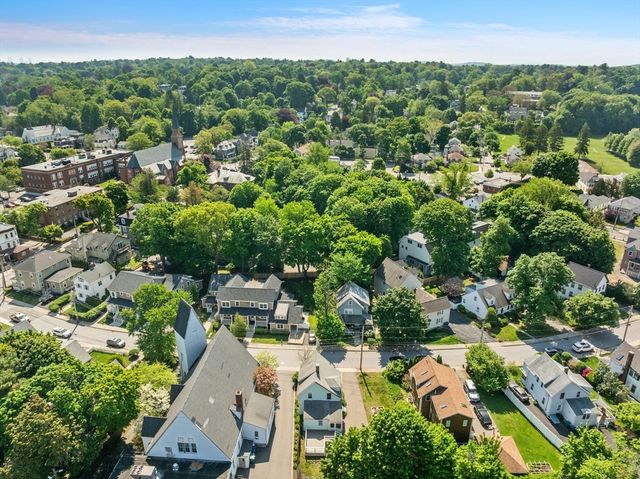 25 Curve St, Newton, MA 02465