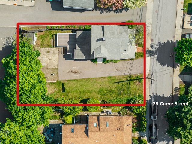 25 Curve St, Newton, MA 02465