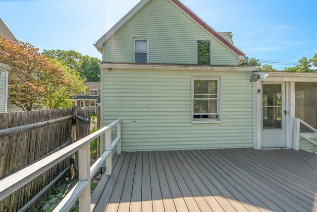25 Curve St, Newton, MA 02465