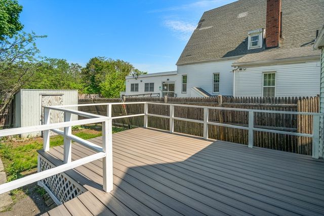 25 Curve St, Newton, MA 02465
