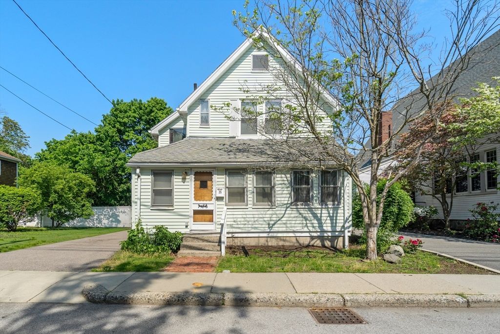 25 Curve St, Newton, MA 02465