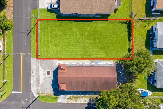 2990 NW 48th St, Miami, FL 33142