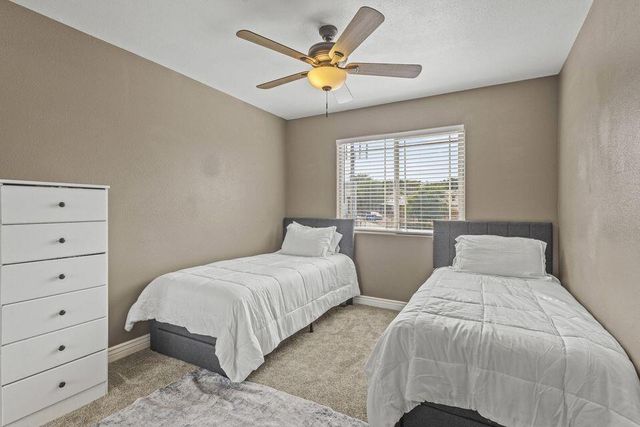 124 Casita Vista Place NW, Albuquerque, NM 87105