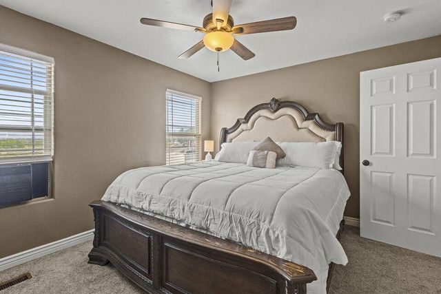 124 Casita Vista Place NW, Albuquerque, NM 87105