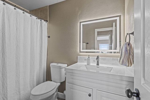 124 Casita Vista Place NW, Albuquerque, NM 87105