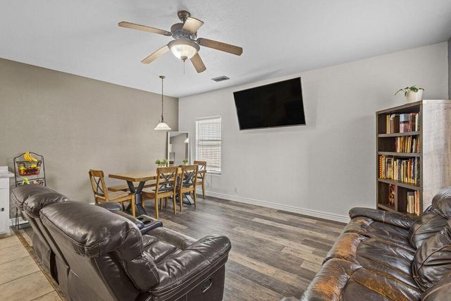 124 Casita Vista Place NW, Albuquerque, NM 87105