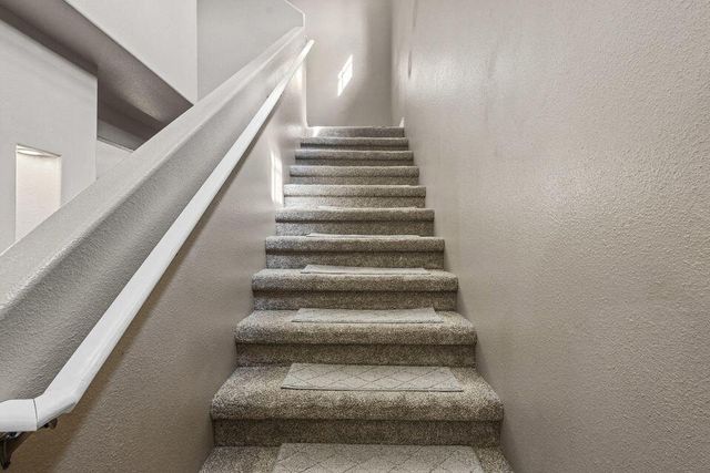 124 Casita Vista Place NW, Albuquerque, NM 87105