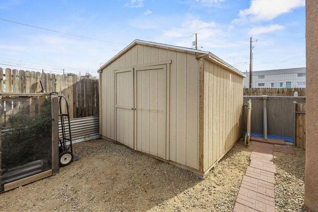 124 Casita Vista Place NW, Albuquerque, NM 87105