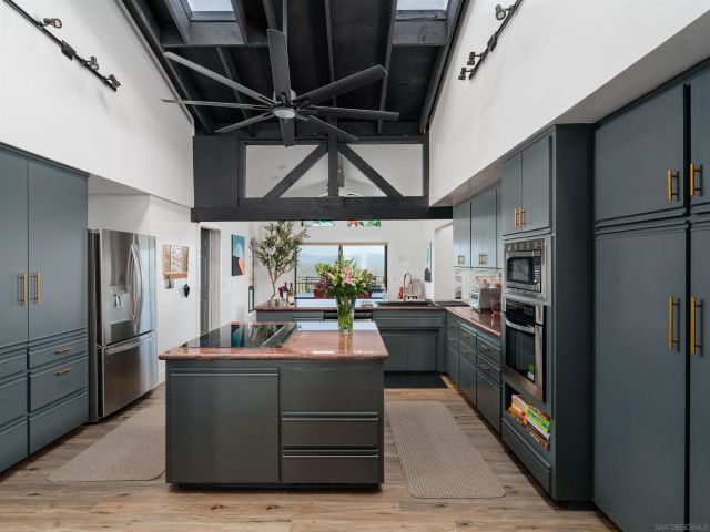 9505 Meadow Mesa, Escondido, CA 92026