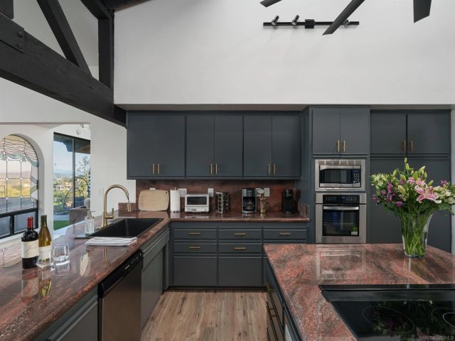 9505 Meadow Mesa, Escondido, CA 92026