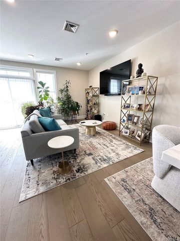 311 Marina Pointe Drive, East Rockaway, NY 11518