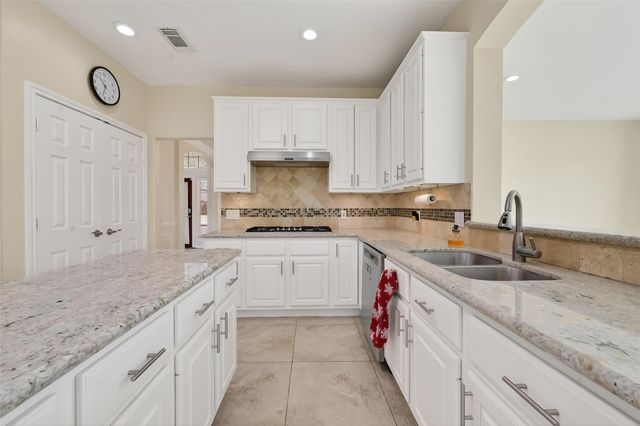 1006 Pointe Loma Drive, Sugar Land, TX 77479