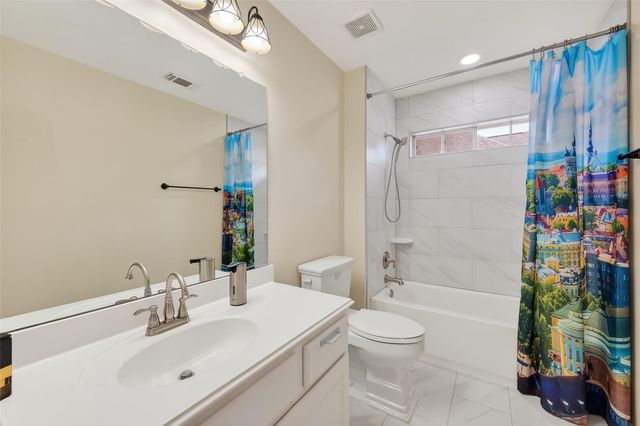 1006 Pointe Loma Drive, Sugar Land, TX 77479