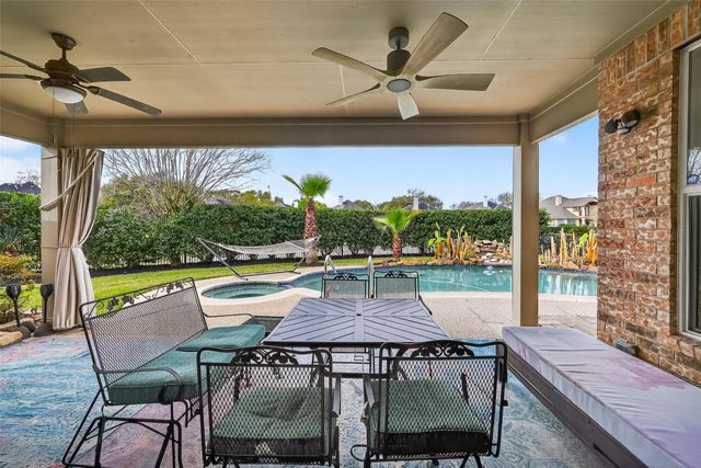 1006 Pointe Loma Drive, Sugar Land, TX 77479