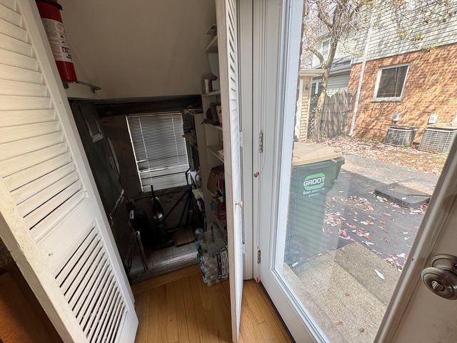 630 S Dryden Place, Arlington Heights, IL 60005