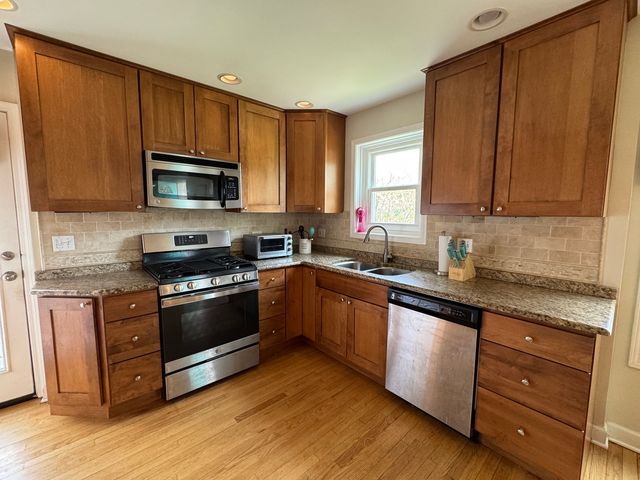 630 S Dryden Place, Arlington Heights, IL 60005