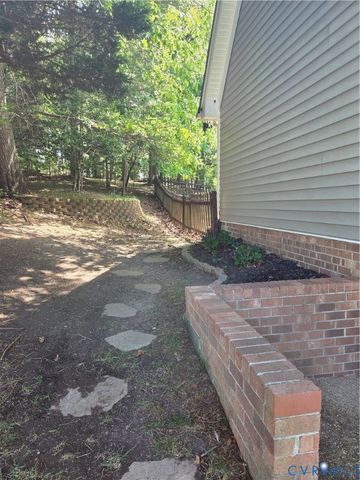 15105 Manor Gate Pl, Midlothian, VA 23112