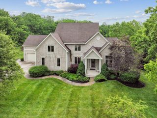 332 Waters Edge Drive, Hebron, OH 43025