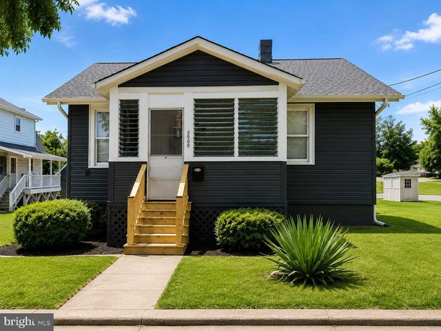 2000 6TH ST S, Arlington, VA 22204