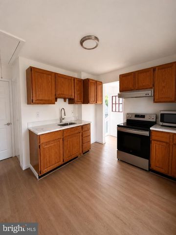 2000 6TH ST S, Arlington, VA 22204