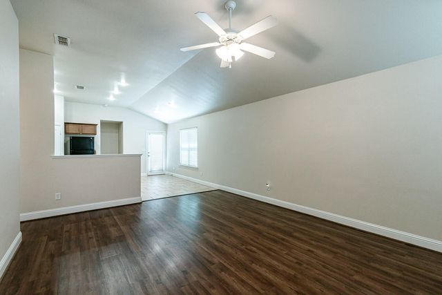 11207 Dover Avenue, Lubbock, TX 79424