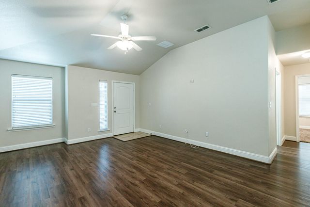 11207 Dover Avenue, Lubbock, TX 79424