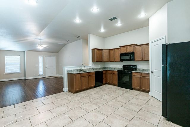 11207 Dover Avenue, Lubbock, TX 79424