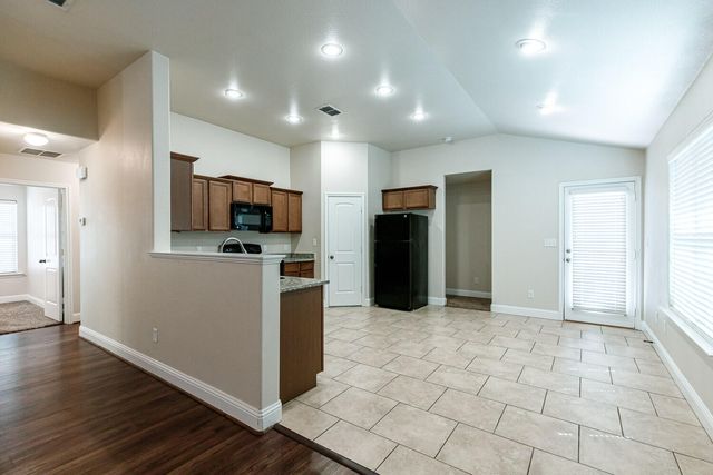 11207 Dover Avenue, Lubbock, TX 79424