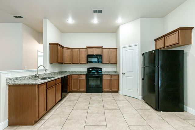 11207 Dover Avenue, Lubbock, TX 79424